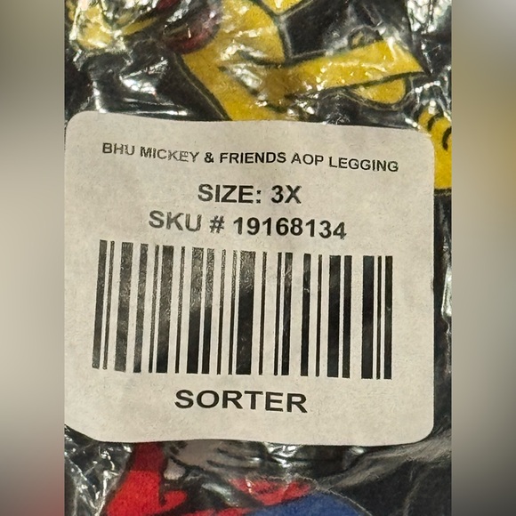 NWT Her Universe Disney Mickey And Friends AOP leggings 2x/5X - Picture 7 of 14